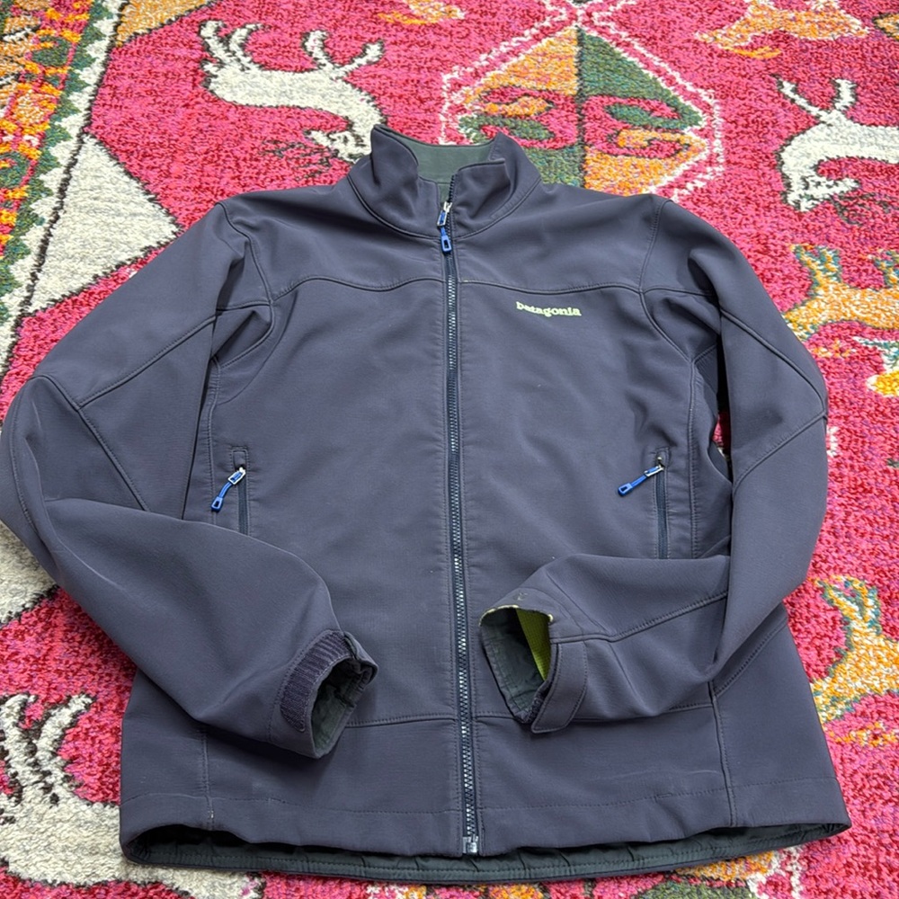 Patagonia Men’s Dark Gray Windbreaker Jacket